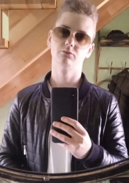 Я Саша, 20 років з Дрогобича, шукаю знайомства на одну ніч