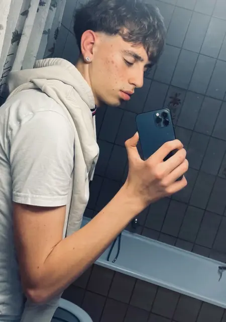 Alessandro из Тревизо, мне 18, познакомлюсь на одну ночь