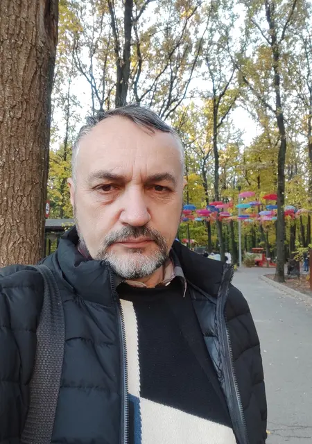 Я Сергей, 59 років з Львова, шукаю знайомства на одну ніч