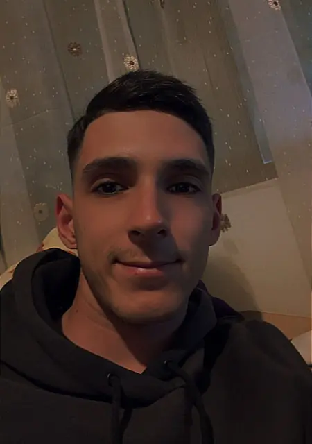 Я Andrei Marian, 22, из Меркуря-Чук, ищу знакомство для открытые отношения