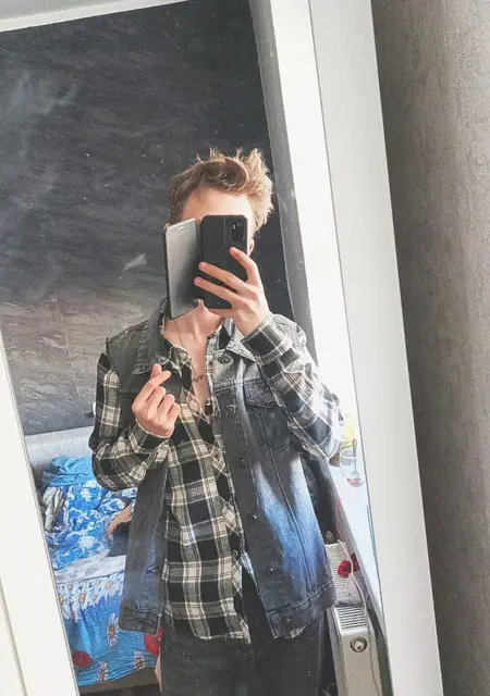 Слава из Витебска, мне 19, познакомлюсь на одну ночь