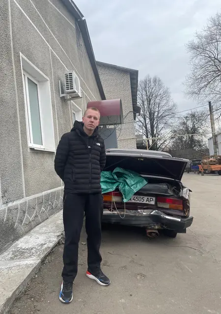 Я Евгений, 19 років, знайомлюсь без зобов'язань у Конотопе