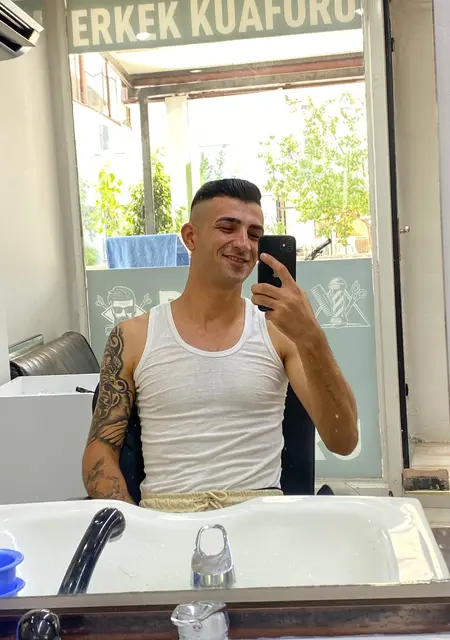 Я Vahap, 25, из Измира, ищу знакомство для приятного времяпровождения