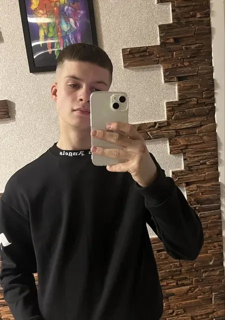 Я Владлен, 22, знакомлюсь для вирта в Минске