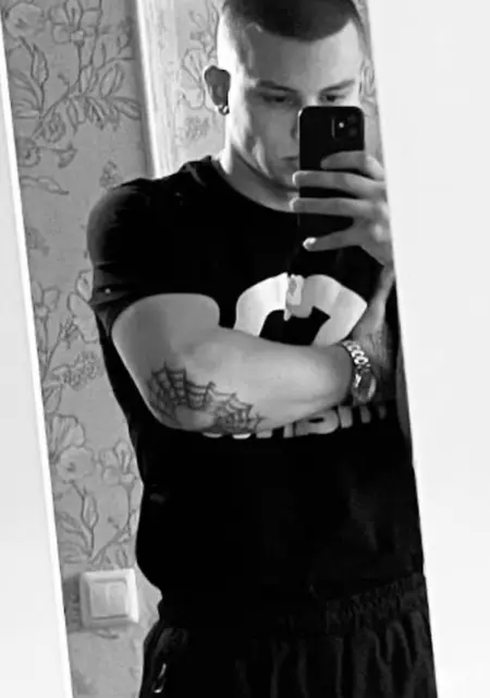 Я Emil, 24, знакомлюсь на одну ночь в Вроцлаве