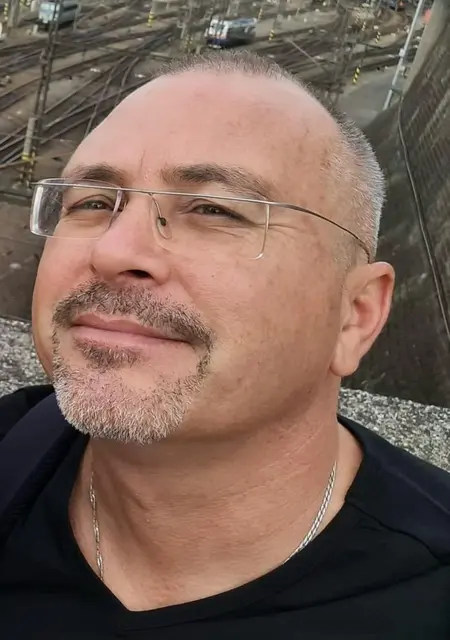 Я Алексей, 54, из Амстердама, ищу знакомства без обязательств