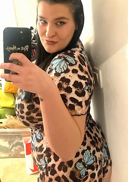 Manon из Сен-Жан-де-Брей, мне 27, познакомлюсь для вирта