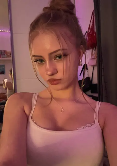 Я Виктория, 20, из Брюсселя, ищу знакомство для открытые отношения