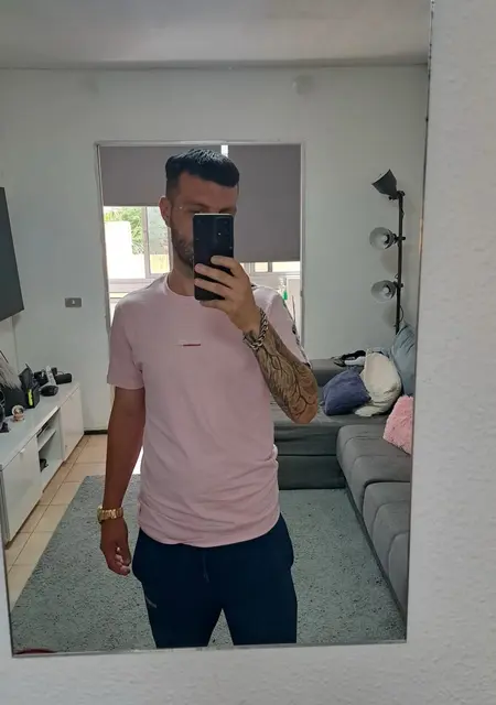 Soy Giova, 29 años de Santa Úrsula, busco conocer gente para relación a largo plazo