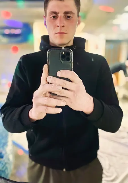 Yuriy з Львова, мені 30 років, познайомлюсь без зобов'язань