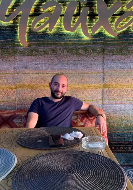 Я Aramais, 31, знакомлюсь для открытые отношения в Висбадене