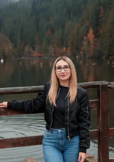 Céline из Лиона, мне 26, познакомлюсь для постоянных отношений