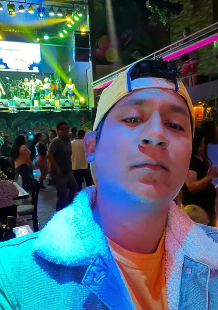 Bryan из Лимы, ищу на сайте знакомства на одну ночь