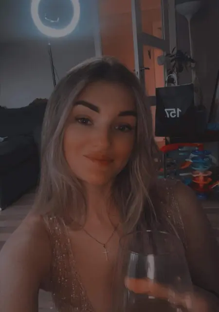 Я Елена, 33, знакомлюсь для общения в Берген