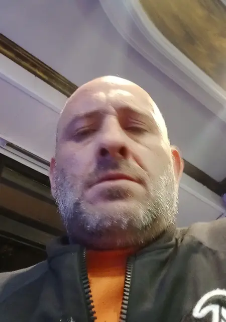 Я Chicoab, 44, из Мадрида, ищу знакомства без обязательств