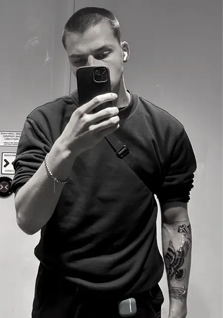 Я Дмитрий, 18, из Конин, ищу знакомства без обязательств