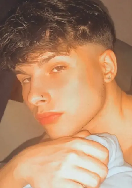 Soy Juuuann, 25 años, conociéndome para conversación virtual en Molina de Segura