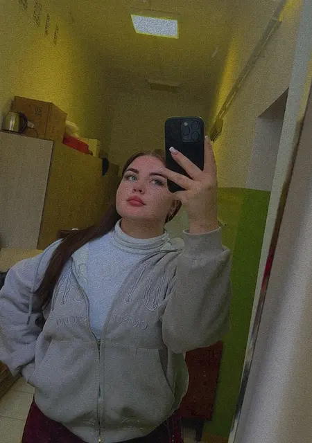 Юлия з Луганська, мені 21 років, познайомлюсь для постійних стосунків