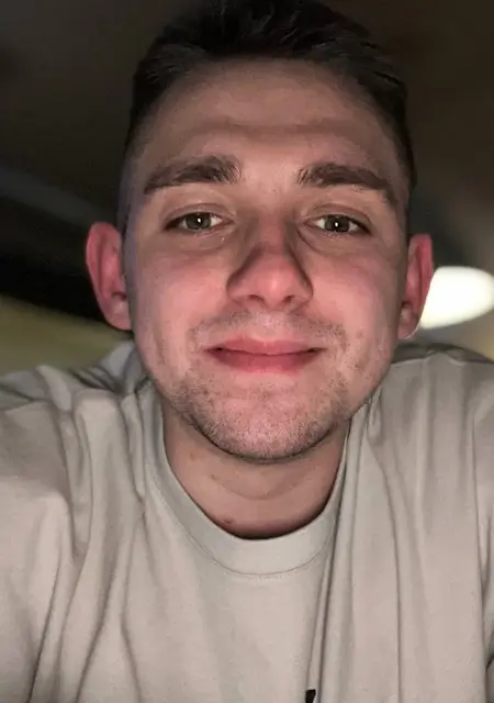 Артём из Франкфурта-на-майне, ищу на сайте знакомства на одну ночь