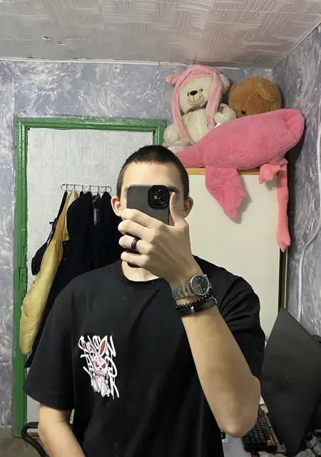Кирилл из Софии, мне 18, познакомлюсь для вирта