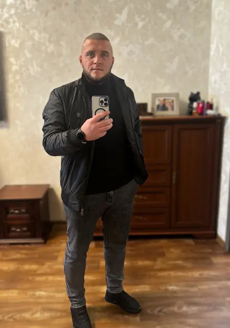 Влад з Чернігова, мені 33 років, познайомлюсь для постійних стосунків