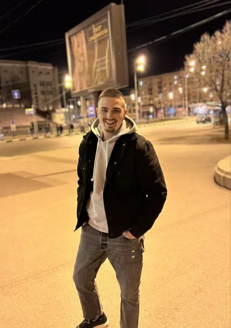 Я Тимур, 28, знакомлюсь без обязательств в Кривом Роге