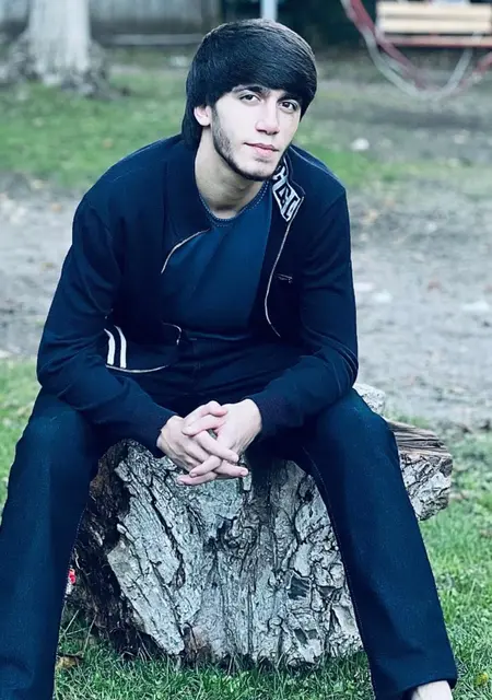 Я Ferhad, 20, из Баку, ищу знакомства на одну ночь