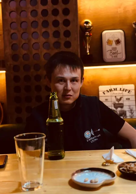 Я Бекзат, 29, из Атырау, ищу знакомство для совместных путешествий