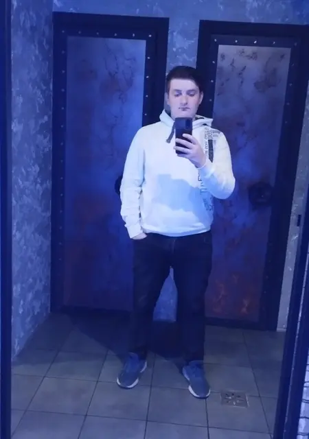 Я Сергей, 22 років з Миколаєва, шукаю знайомство для постійних стосунків