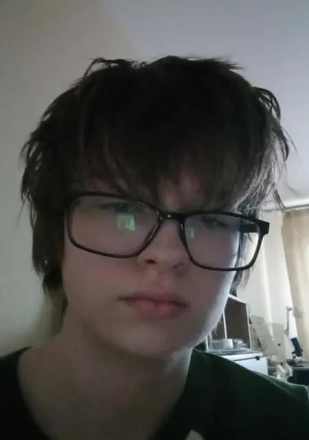 Тимофей из Минска, мне 18, познакомлюсь на одну ночь