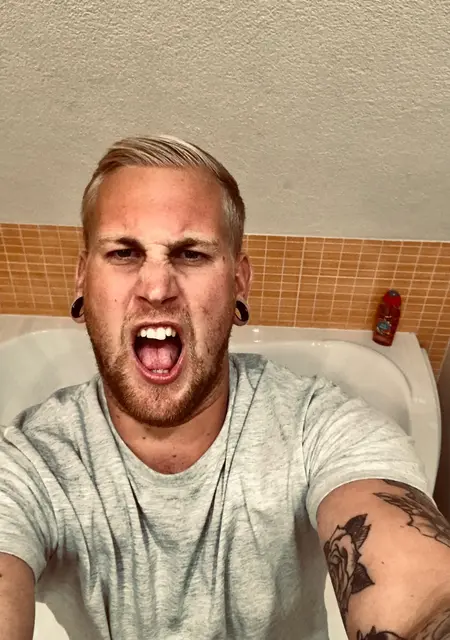 Michal из Праги, ищу на сайте приятное времяпровождение