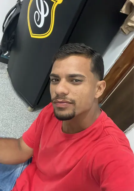Я Vinicius, 23, знакомлюсь без обязательств в Шапеко