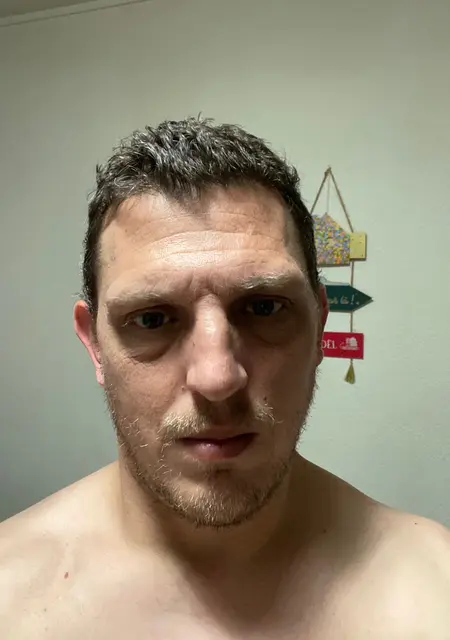 Nick из Клермон-Ферран, мне 40, познакомлюсь на одну ночь