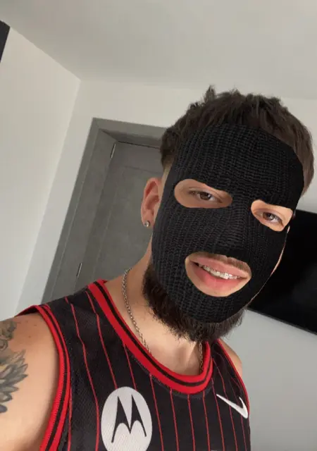 Fera из Парижа, мне 18, познакомлюсь для открытые отношения