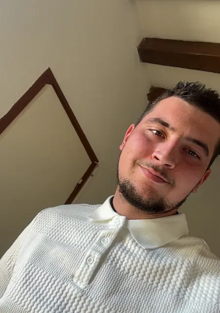 Я Alexis, 23, из Ле-Ман, ищу знакомства без обязательств