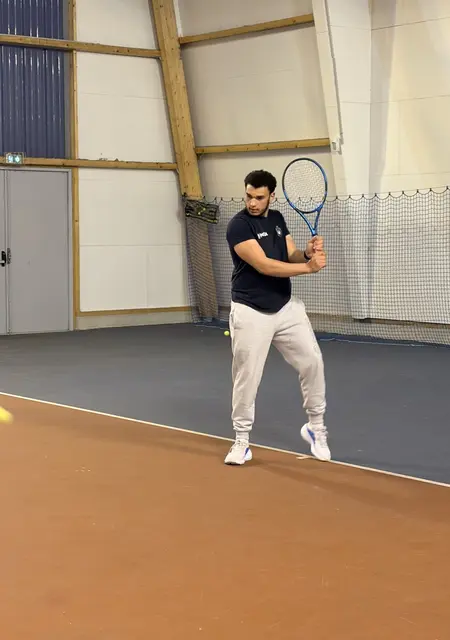 Я Nassim, 18, из Гуссенвиль, ищу знакомства без обязательств