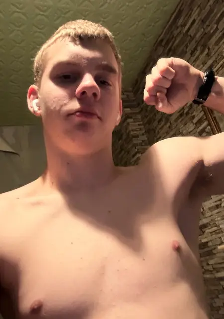 Miosz из Лодзя, мне 25, познакомлюсь без обязательств