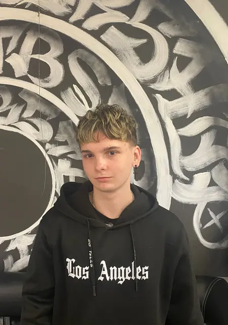 Рома из Днепра, мне 18, познакомлюсь без обязательств