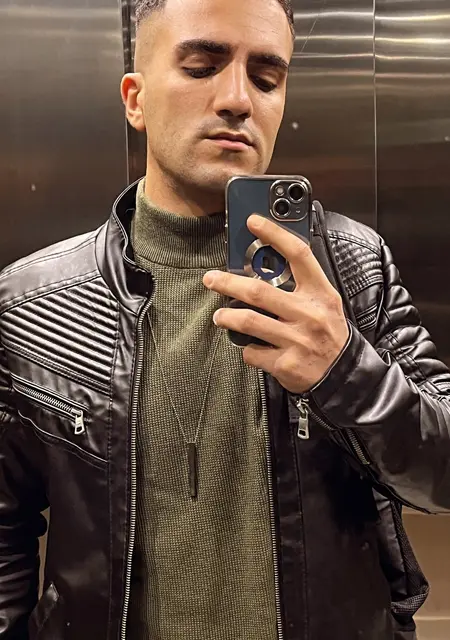 Osman из Измира, мне 23, познакомлюсь без обязательств