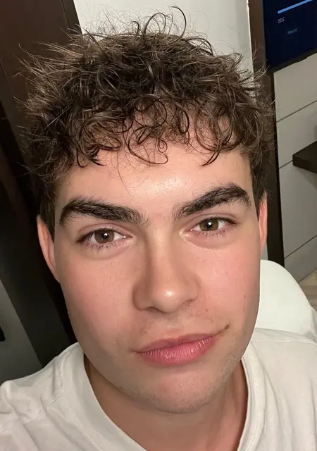 Я Rodrigo, 21, знакомлюсь на одну ночь в Мадриде