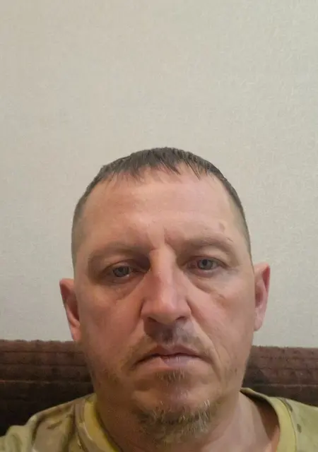 Олег из Кишинёва, мне 47, познакомлюсь для дружбы