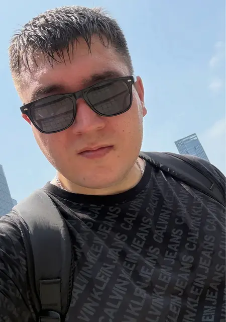 Я Руслан, 34, из Варшавы, ищу знакомство для приятного времяпровождения
