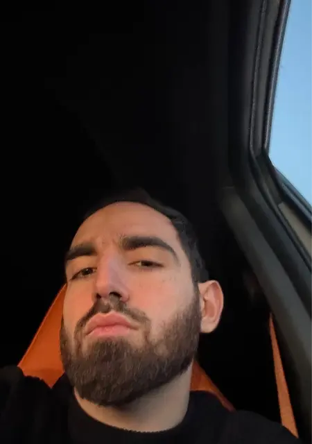 Рафа из Варшавы, ищу на сайте открытые отношения