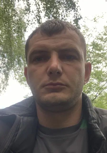 Я Віталік, 37, знакомлюсь для открытые отношения в Ровно