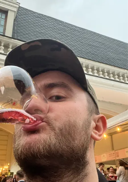 Adrian из Праги, ищу на сайте знакомства на одну ночь