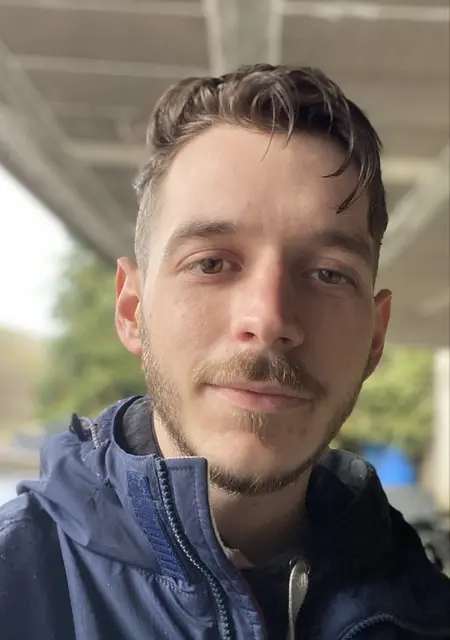 Flo из Парижа, ищу на сайте знакомства без обязательств