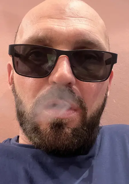 Я Александр, 45, из Таллина, ищу знакомства без обязательств