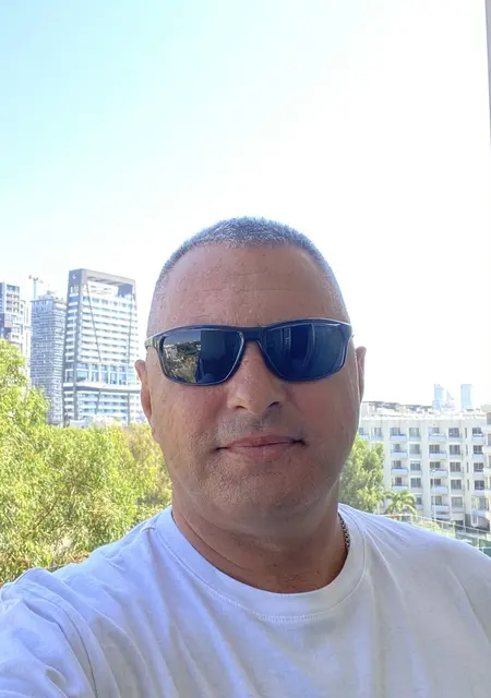 Я Viktor, 52, из Амстердама, ищу знакомство для общения