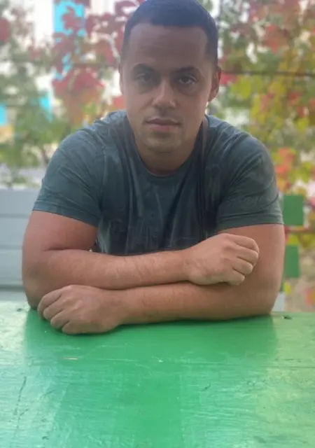 Я Maxim, 34 років, знайомлюсь для приємного проведення часу у Черкасах