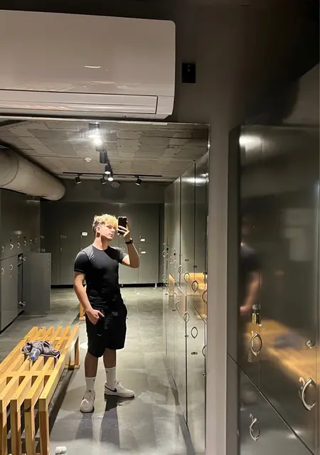 Я Ahmet, 21, знакомлюсь на одну ночь в Анталии